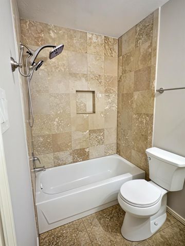 305 Oak Creek Court, League City, TX 77573