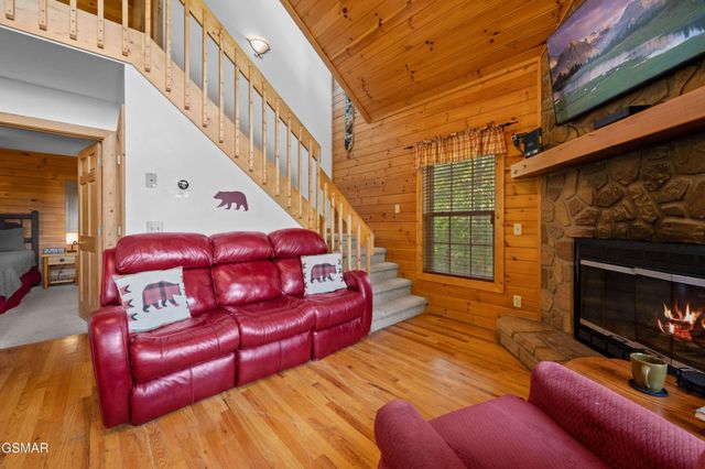 1876 Natures Lane, Sevierville, TN 37862