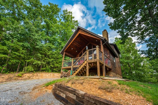1876 Natures Lane, Sevierville, TN 37862