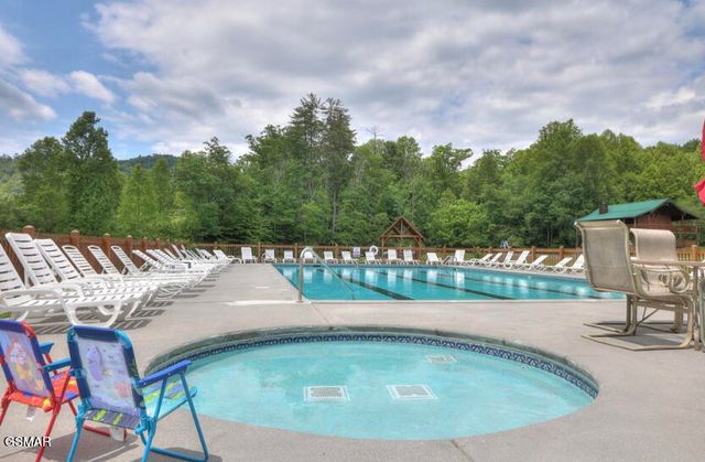 1876 Natures Lane, Sevierville, TN 37862