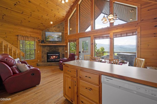 1876 Natures Lane, Sevierville, TN 37862