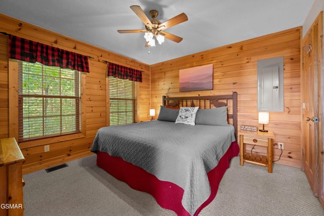 1876 Natures Lane, Sevierville, TN 37862