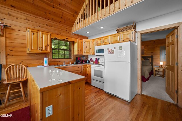 1876 Natures Lane, Sevierville, TN 37862