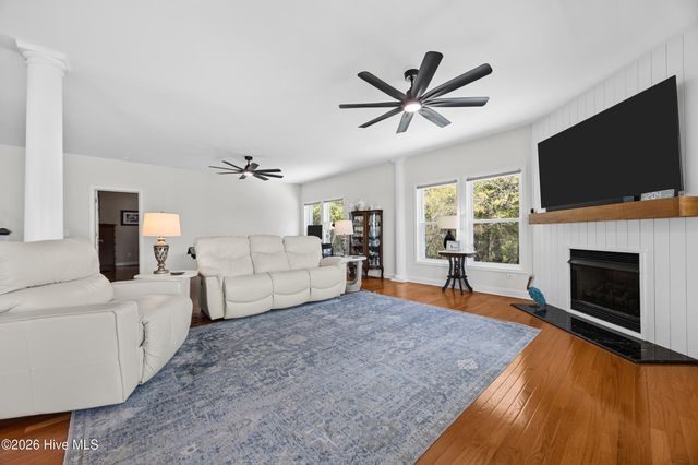 214 Pelican Walk, Hampstead, NC 28443