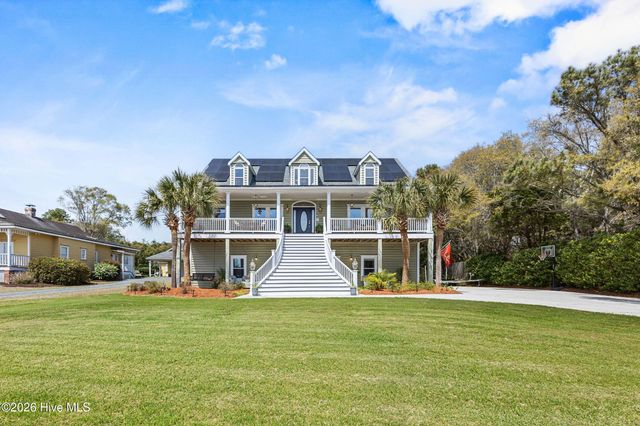 214 Pelican Walk, Hampstead, NC 28443
