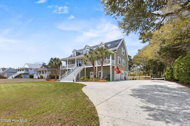 214 Pelican Walk, Hampstead, NC 28443