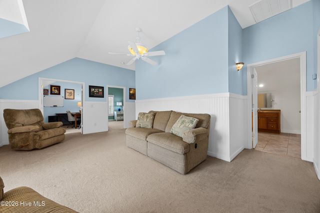 214 Pelican Walk, Hampstead, NC 28443