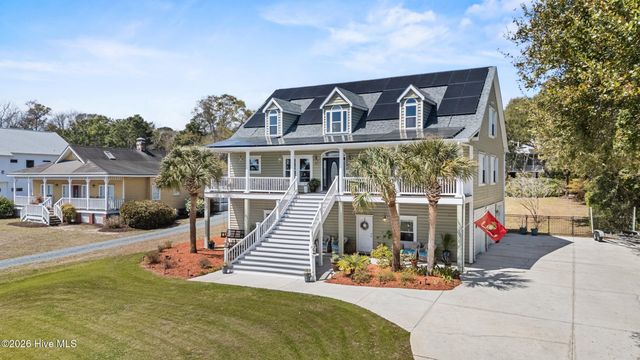 214 Pelican Walk, Hampstead, NC 28443