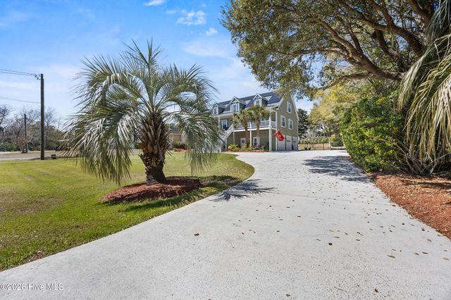 214 Pelican Walk, Hampstead, NC 28443