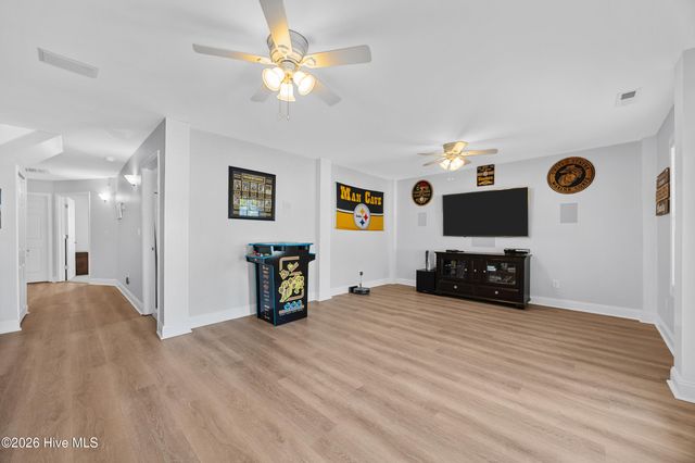 214 Pelican Walk, Hampstead, NC 28443