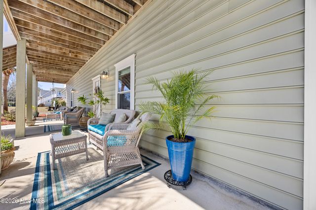 214 Pelican Walk, Hampstead, NC 28443