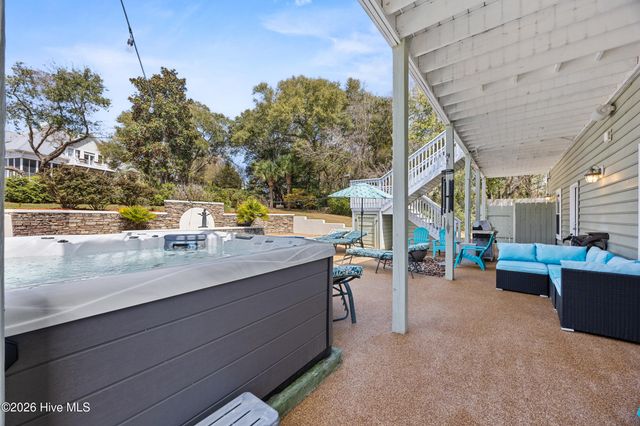 214 Pelican Walk, Hampstead, NC 28443