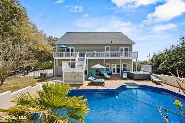 214 Pelican Walk, Hampstead, NC 28443