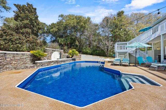214 Pelican Walk, Hampstead, NC 28443