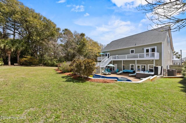 214 Pelican Walk, Hampstead, NC 28443