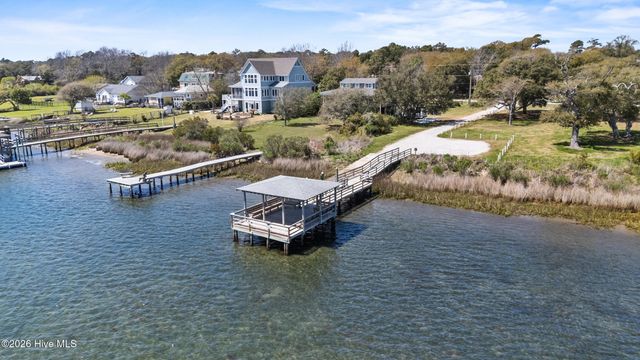 214 Pelican Walk, Hampstead, NC 28443