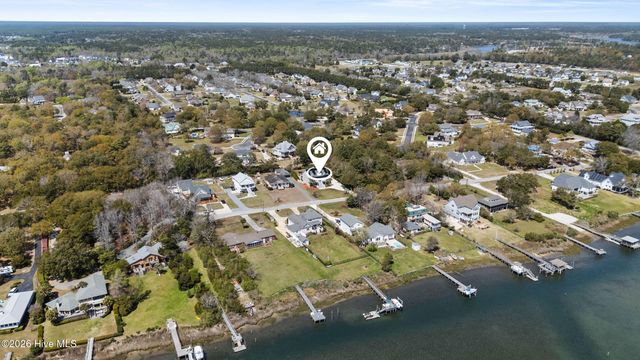 214 Pelican Walk, Hampstead, NC 28443
