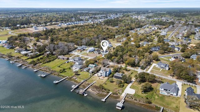 214 Pelican Walk, Hampstead, NC 28443