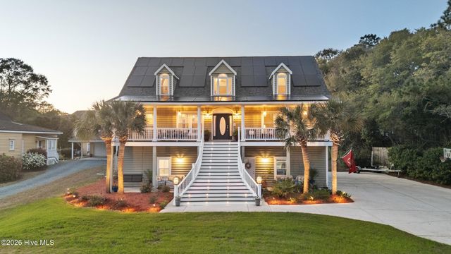 214 Pelican Walk, Hampstead, NC 28443