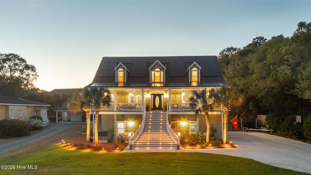 214 Pelican Walk, Hampstead, NC 28443