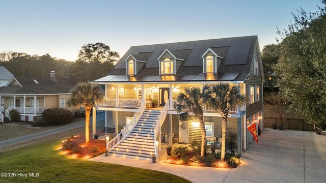214 Pelican Walk, Hampstead, NC 28443