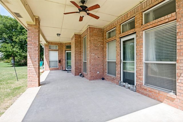 2828 S Lakeview Drive, Cedar Hill, TX 75104