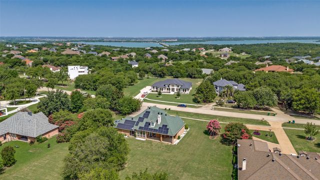 2828 S Lakeview Drive, Cedar Hill, TX 75104