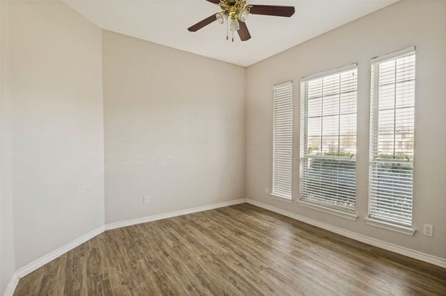 2828 S Lakeview Drive, Cedar Hill, TX 75104
