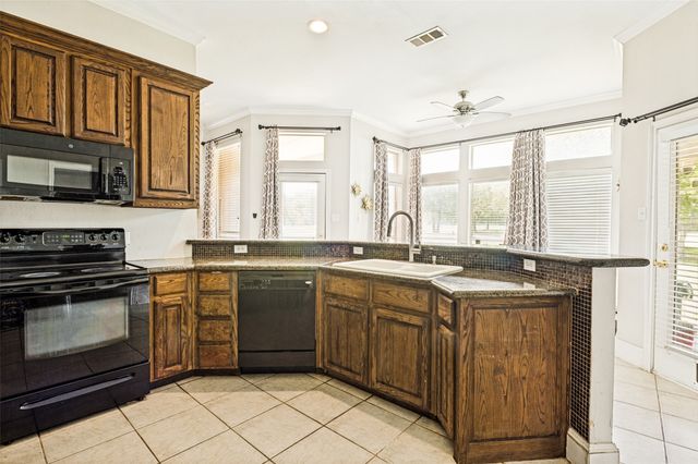 2828 S Lakeview Drive, Cedar Hill, TX 75104