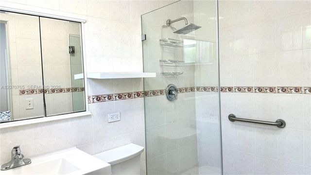 1611 71st Street, Miami Beach, FL 33141
