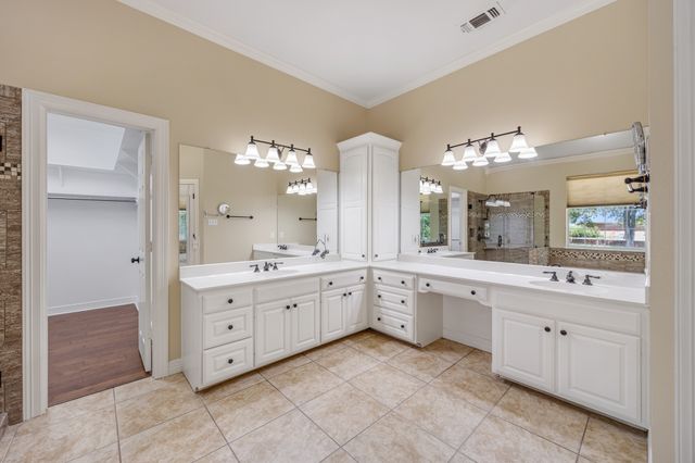 17820 Oak Forest Drive, Flint, TX 75762