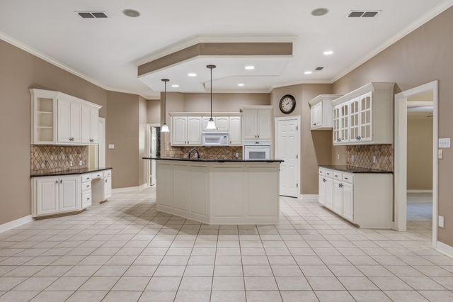 17820 Oak Forest Drive, Flint, TX 75762