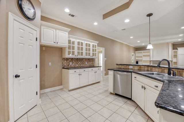 17820 Oak Forest Drive, Flint, TX 75762
