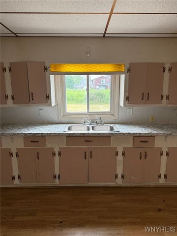 29 Aurora Avenue, West Seneca, NY 14224