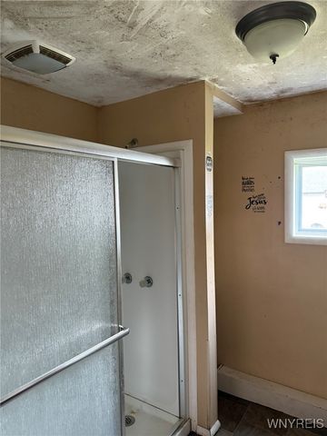 29 Aurora Avenue, West Seneca, NY 14224