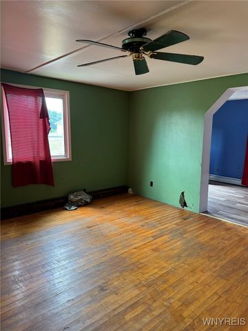 29 Aurora Avenue, West Seneca, NY 14224