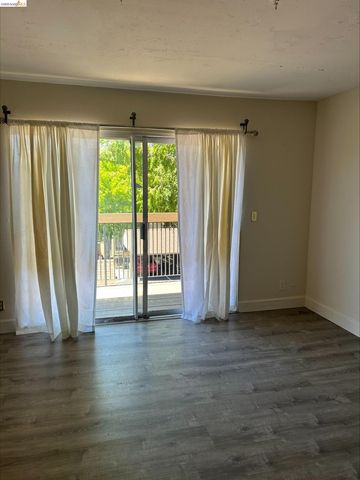 5313 Ridgeview Cir 4, El Sobrante, CA 94803
