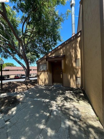 5313 Ridgeview Cir 4, El Sobrante, CA 94803