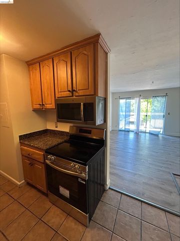 5313 Ridgeview Cir 4, El Sobrante, CA 94803