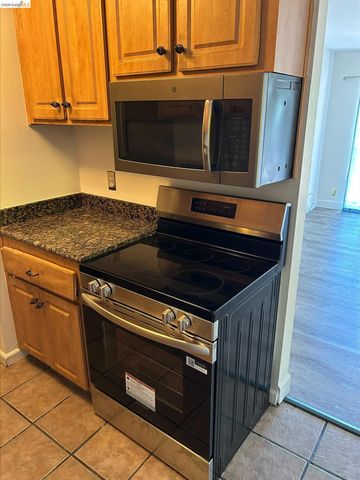 5313 Ridgeview Cir 4, El Sobrante, CA 94803