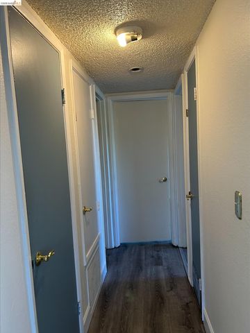 5313 Ridgeview Cir 4, El Sobrante, CA 94803