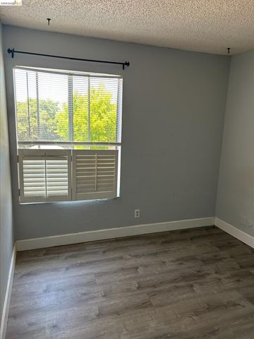 5313 Ridgeview Cir 4, El Sobrante, CA 94803