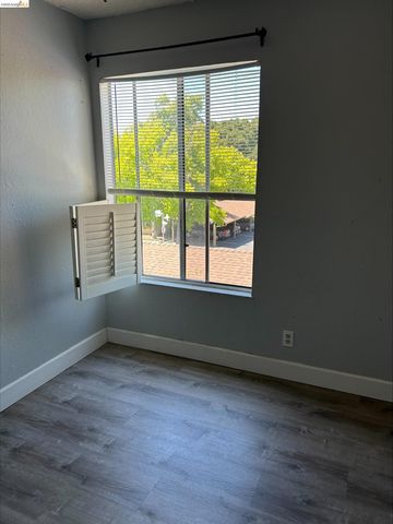 5313 Ridgeview Cir 4, El Sobrante, CA 94803