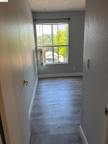 5313 Ridgeview Cir 4, El Sobrante, CA 94803