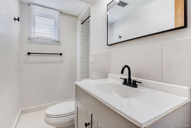 5896 S Lakeview Street, Littleton, CO 80120
