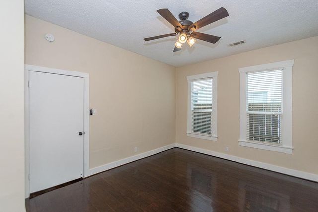 3909 Barnes Street, Houston, TX 77007