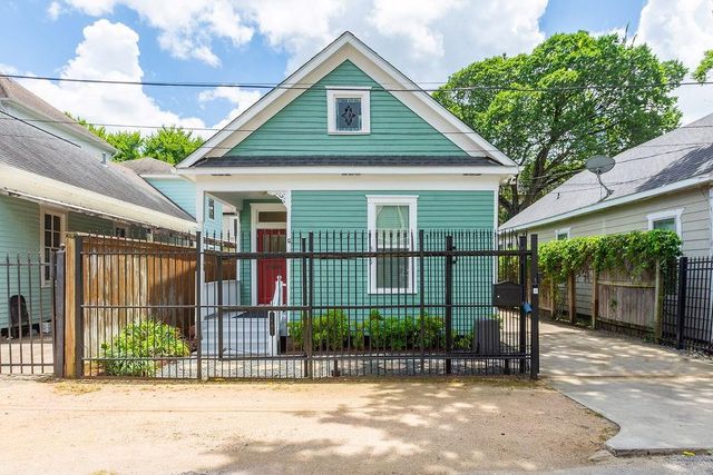 3909 Barnes Street, Houston, TX 77007