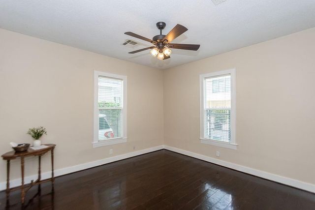 3909 Barnes Street, Houston, TX 77007