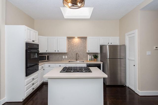 3909 Barnes Street, Houston, TX 77007