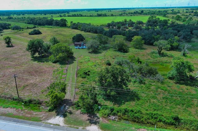 5148 Fm 457, Bay City, TX 77414